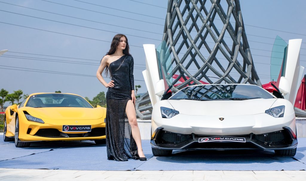 Car Photoshoot Singapore: The Art of Styling with Outfits and Accessories - Luxury & Supercars